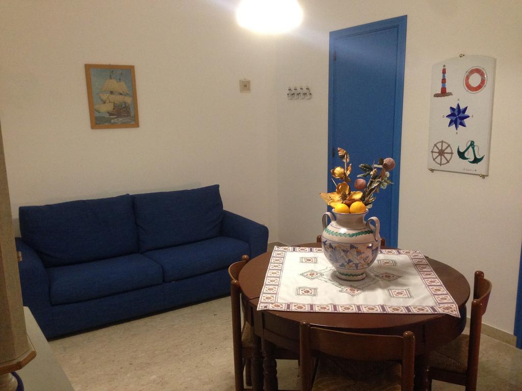 קוסטונאצ'י Casa Con Verande Sul Mare A 2 Minuti A Piedi Dalla Spiaggia חדר תמונה